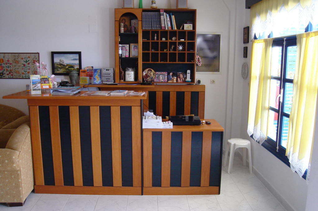 Ardani Bay Studios Amoopi Bilik gambar